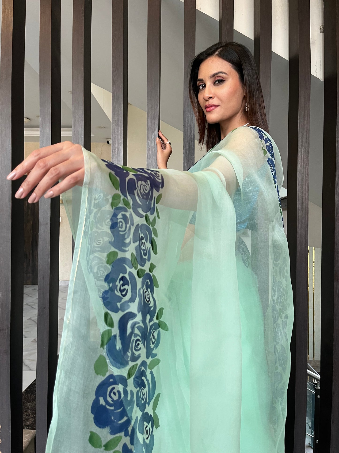 Aab-e-Neel saree